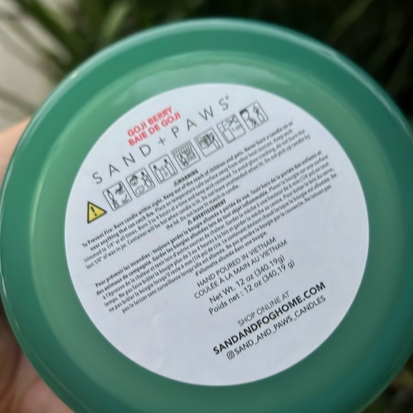 Goji Berry Scented Candle - Picture 6 of 9